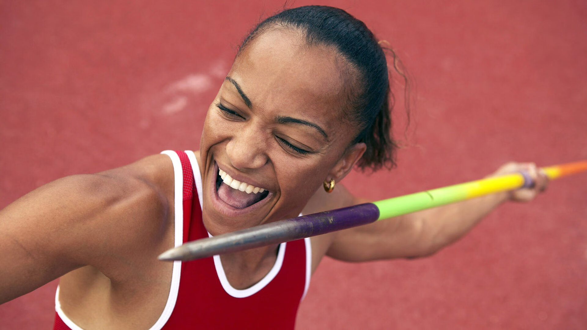 利雅得胜利主场大胜,C罗贡献一传一射,利雅得足球